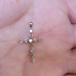 18k Solid Gold Cross Pendant With Round Diamonds, 0.50 Carat Total.